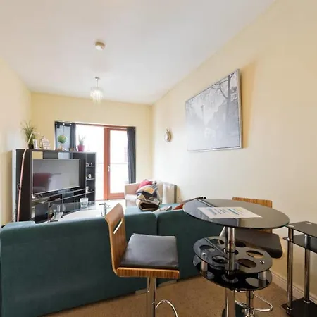 Quiet 1 Bedroom Escape In City Centre Hilr24 Apartment