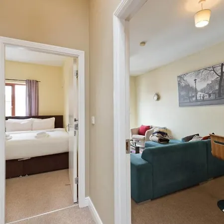 Quiet 1 Bedroom Escape In City Centre Hilr24 Apartment